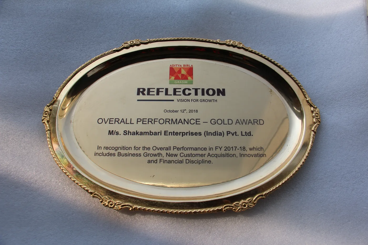 Gold salver — Overall Performance Gold Award to Shakambari Enterprises (India) Pvt. Ltd., Aditya Birla Grasim REFLECTION, October 2018